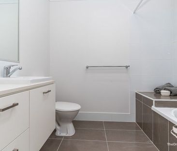 3 Bedroom in a Quiet Complex - close to all amenitiese - Photo 5