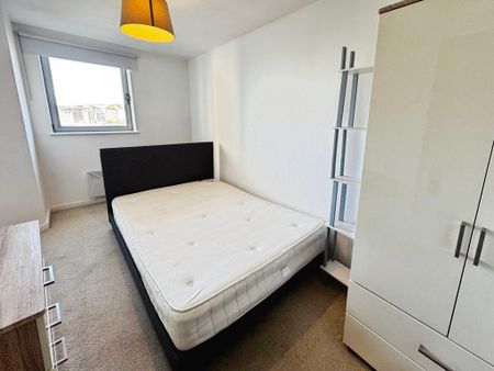 2 bedroom flat to rent - Photo 3