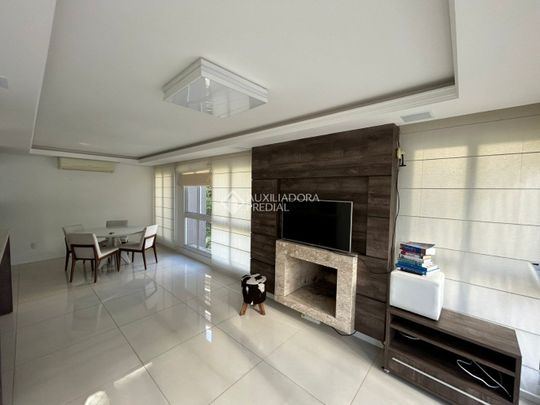 Apartamento com 2 quartos e 95m² para alugar em Moinhos de Vento, Porto Alegre. - Photo 1