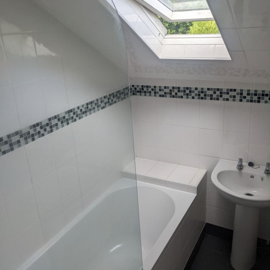 Buckingham Mount, Hyde Park, Leeds - Photo 1