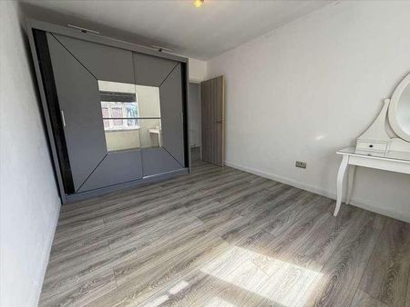 East Lodge, Holly Park Gardens, Finchley, Finchley, N3 - Photo 4