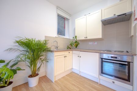Studio Flat, Aberdare Gardens, NW6 - Photo 3