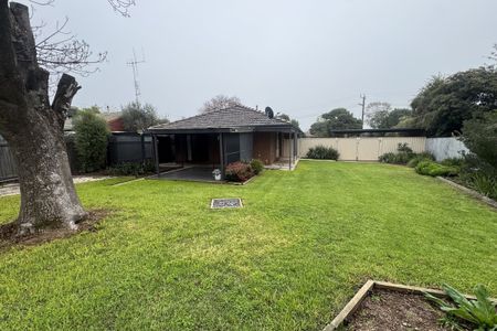 Comfortable Family Living in Mooroopna! - Photo 5