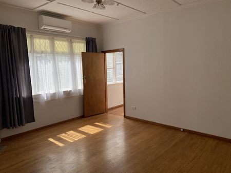 3 Bedroom home with sunroom in Boulcott - Photo 2