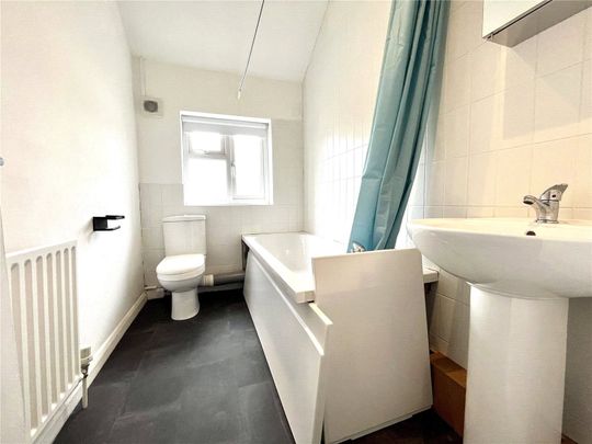 Larch Road, Dartford, Kent, DA1 2LE - Photo 1