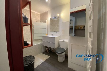 Location Appartement 1 pièce 31m² ST CYR SUR MER 83270 - Photo 5