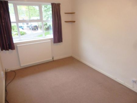 3 bedroom semi-detached house to rent - Photo 2