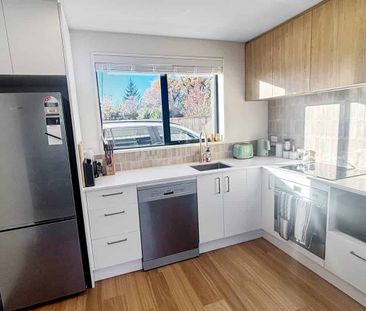 Stylish St Albans Living - Photo 3