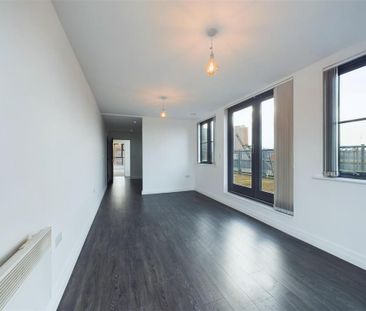 2 bedroom penthouse to rent - Photo 4