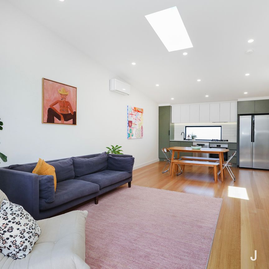 2/219 Essex Street, West Footscray VIC 3012 - Townhouse For Rent | Domain - Photo 1