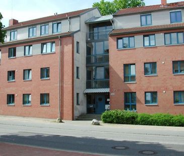 Wohnung sucht Familie: geräumige 3-Zimmer-Wohnung (nur mit WBS ) - Photo 1