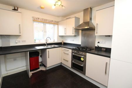 3 bedroom end of terrace house to rent - Photo 5