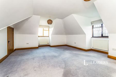 3 bedroom house to rent Station Road, Otford, Sevenoaks, TN14 - Photo 2