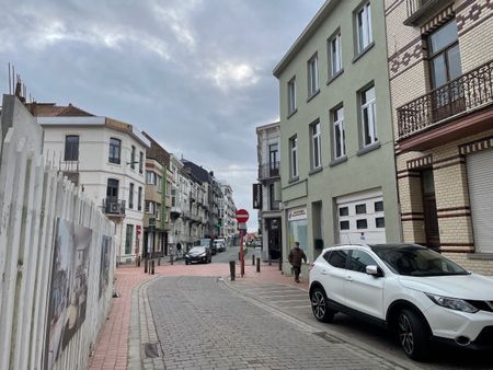 Appartement met twee slaapkamers. Heel centraal gelegen nabij de Grote Markt van Blankenberge. - Foto 4