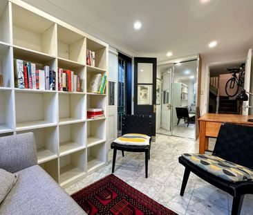 Large 3 Level Renovated Terrace - Photo 5