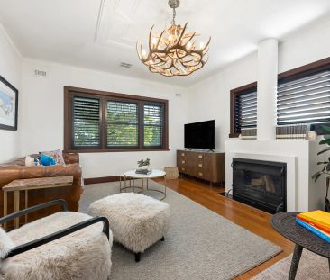 2 Bedroom + Study Top-Floor Art Deco Elegance in the Heart of St Kilda - Photo 5