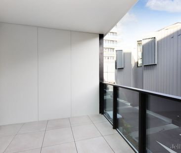 117/29 Waterline Place, Williamstown - Photo 2