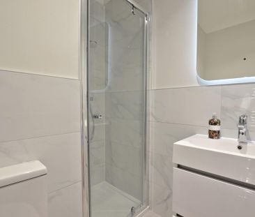 4 bedroom semi-detached house to rent - Photo 5