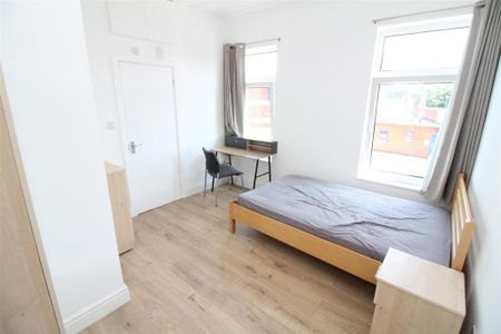 1 bedroom in a house share to rent - Photo 3