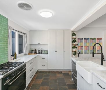 LARGE RENOVATED 4x2 FAMILY HOME IN WEMBLEY DOWNS - Photo 1