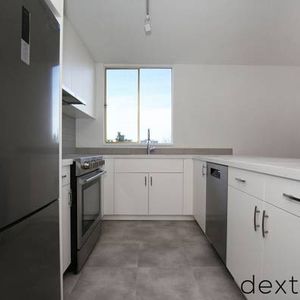 Kerrisdale | Spacious 2 bed 2 bath w/ insuite laundry @ David Craig - Photo 2