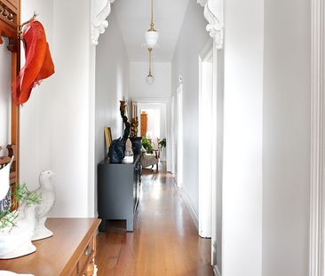 32 Bank Street, Ascot Vale VIC 3032 - House For Rent | Domain - Photo 2