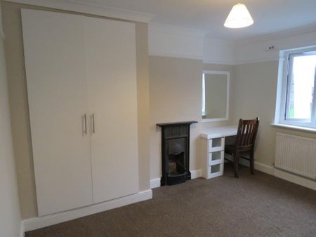 3 bedroom semi-detached house to rent - Photo 5