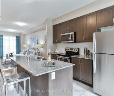 496 ROSSLAND ROAD W - Photo 4