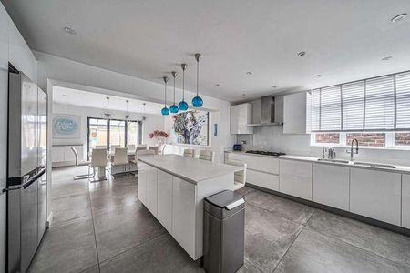 Fairholme Gardens, Finchley, N3 - Photo 2