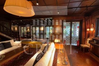 Cortina d'Ampezzo - Independent Villa with big garden. Rif. #2245.