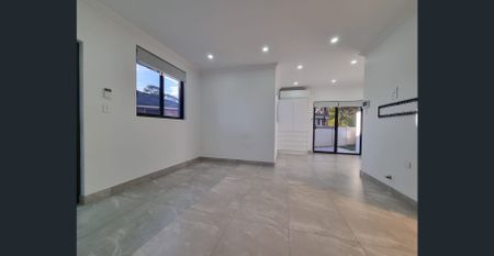 2 Bedroom Flat! Water Usage included! - Photo 4