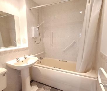 2 bed flat for rent in Roseburn - Photo 3