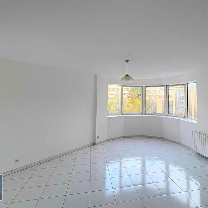 Location Appartement 1 pièce 37m² MARSEILLE 8ème - Photo 1