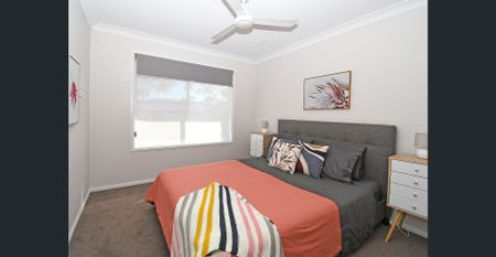 Modern Spacious 4 Bedroom house - Photo 4