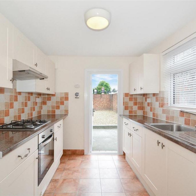 2 bedroom terraced house to rent - Photo 1