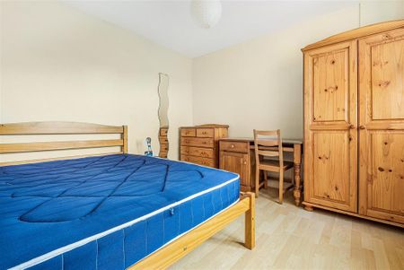 5 bedroom flat to rent - Photo 4