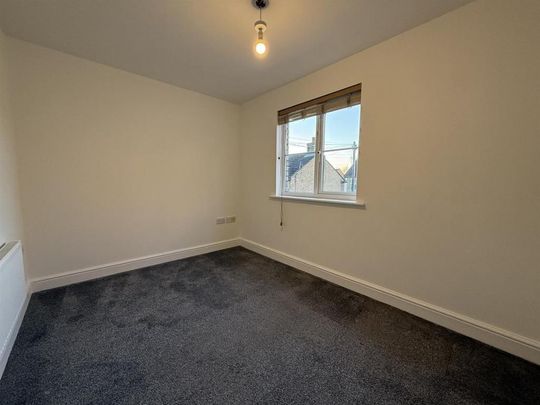 2 bedroom end of terrace house to rent - Photo 1