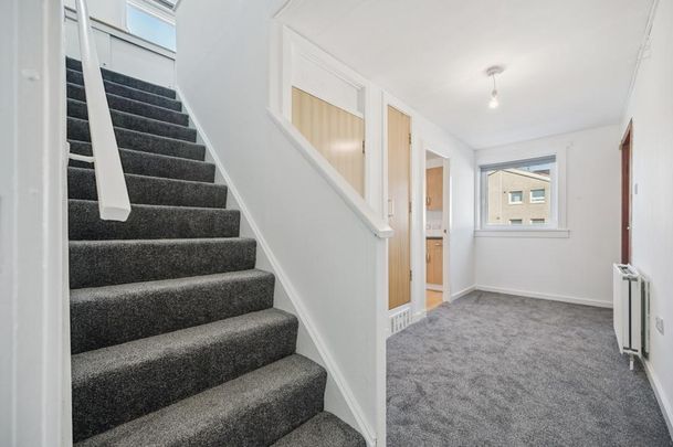 3 bedroom flat to rent - Photo 1