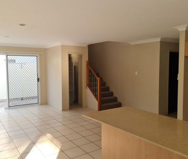 Dreamy Dual-Level Living in Upper Coomera! - Photo 4