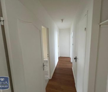 Location Appartement 4 pièces 75m² CHERBOURG-EN-COTENTIN 50100 - Photo 2