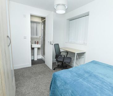 5 bedroom terraced house to rent - Photo 4