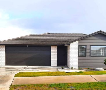 WELCOME TO WATERSIDE LIVING - KOWHAI POINT - Photo 1