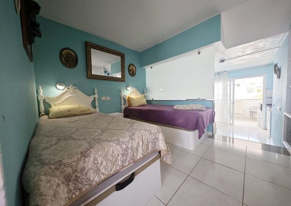 Puerto Rico, Canary Islands 35130