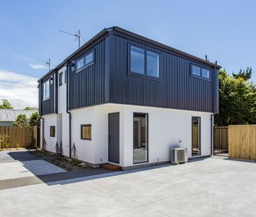 Modern Two-bedroom Townhouse with Off-street Park - Photo 1