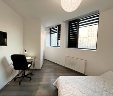 Location Appartement 6 pièces 117m² LILLE 59000 - Photo 2