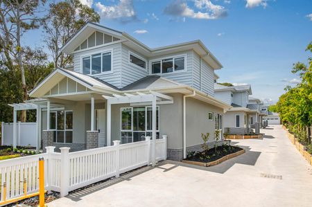 Luxurious townhouse, heart of Blackburn South - Photo 4