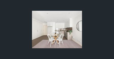 Notable over-sized residence - Photo 5