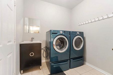 For Lease - 3861 Brinwood Gate, Mississauga, Ontario - Photo 4