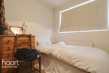 4 bedroom detached house to rent - Photo 4