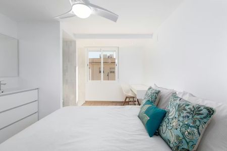 Calle de Eugenia Viñes, Valencia, Valencian Community 46011 - Photo 3